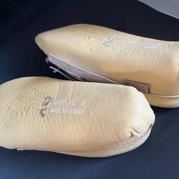 Laurentian Chief Moosehide Moccasins - Picture 8 of 8